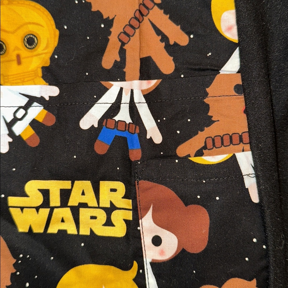 Star Wars Themed Scrub Top size medium new with tags - Picture 3 of 7